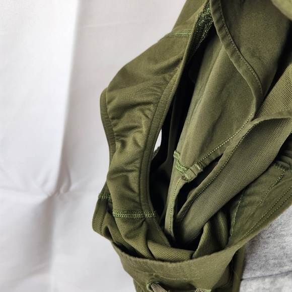 Lululemon Hotty Hot shorts size 8 in EUC - Picture 15 of 15